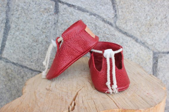Handmade Red Leather Baby Shoes Moccasins, Kırmızı Deri Bebek Makosen Patik, Mocasines de bebé en cuero rojo, Rote Baby-Mokassins aus Leder, Mocassins bébé en cuir rouge, Mocassini neonato in pelle rossa, Rode leren babymocassins, 红色真皮婴儿软底鞋, レッド レザー ベビーモカシン, लाल चमड़े के बेबी मोजे, حذاء موكاسين جلdi للأطفال باللون الأحمر, Sapatinho mocassim de couro vermelho, 레드 가죽 아기 모카신 슬리퍼