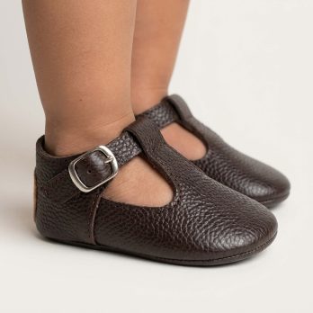 Handmade Dark Brown Leather Baby T-Strap Shoes, Koyu Kahverengi Deri Bebek T-Strap Ayakkabı, Zapatos de bebé cuero marrón, Dunkelbraune Baby-Lederschuhe, Chaussures bébé cuir marron, Scarpine neonato pelle marrone, Bruine leren babyschoentjes, 深棕色真皮婴儿鞋, ダークブラウン レザー ベビーシューズ, डार्क ब्राउन लेदर बेबी जूते, حذاء طفل جلدي بني داكن, Sapatinho de couro marrom, 다크 브라운 가죽 아기 신발