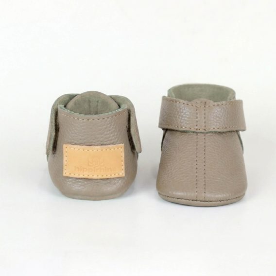 Handmade Stone Color Leather Baby Shoes, Taş Rengi Deri Bebek Ayakkabısı, Zapatos de bebé cuero color piedra, Steinfarbene Baby-Lederschuhe, Chaussures bébé cuir couleur pierre, Scarpine neonato pelle color pietra, Steenkleurige leren babyschoentjes, 石头色真皮婴儿鞋, ストーンカラー レザー ベビーシューズ, स्टोन कलर लेदर बेबी जूते, حذاء طفل جلدي لون حجر, Sapatinho de couro cor pedra, 스톤 컬러 가죽 아기 신발