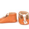 Handmade Orange Leather Baby Shoes, Turuncu Deri Bebek Ayakkabısı, Zapatos de bebé en cuero naranja, Orangefarbene Baby-Lederschuhe, Chaussures bébé en cuir orange, Scarpine neonato in pelle arancione, Oranje leren babyschoentjes, 橙色真皮婴儿鞋, オレンジ レザー ベビーシューズ, नारंगी चमड़े के बेबी जूते, حذاء طفل جلدي برتقالي, Sapatinho de couro laranja para bebê, 오렌지 가죽 아기 신발