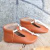 Handmade Orange Leather Baby Shoes, Turuncu Deri Bebek Ayakkabısı, Zapatos de bebé en cuero naranja, Orangefarbene Baby-Lederschuhe, Chaussures bébé en cuir orange, Scarpine neonato in pelle arancione, Oranje leren babyschoentjes, 橙色真皮婴儿鞋, オレンジ レザー ベビーシューズ, नारंगी चमड़े के बेबी जूते, حذاء طفل جلدي برتقالي, Sapatinho de couro laranja para bebê, 오렌지 가죽 아기 신발