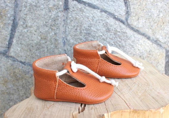 Handmade Orange Leather Baby Shoes, Turuncu Deri Bebek Ayakkabısı, Zapatos de bebé en cuero naranja, Orangefarbene Baby-Lederschuhe, Chaussures bébé en cuir orange, Scarpine neonato in pelle arancione, Oranje leren babyschoentjes, 橙色真皮婴儿鞋, オレンジ レザー ベビーシューズ, नारंगी चमड़े के बेबी जूते, حذاء طفل جلدي برتقالي, Sapatinho de couro laranja para bebê, 오렌지 가죽 아기 신발