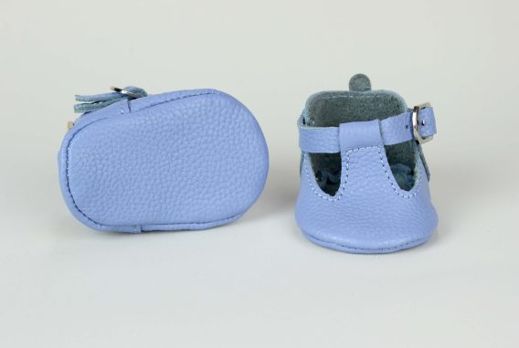 Baby blue leather shoes moccasin soft sole infant booties zapatos bebé azul celeste cuero mocasines suela blanda babyblau Leder Baby Schuhe Mokassins weiche Sohle chaussures bébé bleu ciel cuir mocassins semelle souple scarpe neonato azzurro pelle mocassini suola morbida babyblauw leren babyschoen moccasins zachte zool 浅蓝色皮革婴儿鞋软底 ベビーブルーレザーベビーシューズモカシン हल्का नीला चमड़ा जूते नरम أحذية طفل أزرق فاتح ناعمة sapatos bebê azul bebê couro sola macia 베이비 블루 가죽 베이비 슈즈 모카신 Baby blue leather shoes moccasin soft sole infant booties zapatos bebé azul celeste cuero mocasines suela blanda babyblau Leder Baby Schuhe Mokassins weiche Sohle chaussures bébé bleu ciel cuir mocassins semelle souple scarpe neonato azzurro pelle mocassini suola morbida babyblauw leren babyschoen moccasins zachte zool 浅蓝色皮革婴儿鞋软底 ベビーブルーレザーベビーシューズモカシン हल्का नीला चमड़ा जूते नरम أحذية طفل أزرق فاتح ناعمة sapatos bebê azul bebê couro sola macia 베이비 블루 가죽 베이비 슈즈 모카신