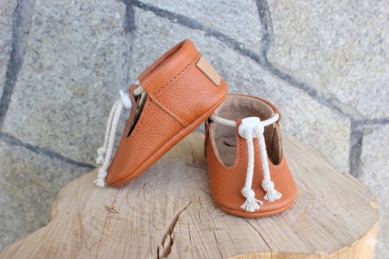 Handmade Orange Leather Baby Shoes, Turuncu Deri Bebek Ayakkabısı, Zapatos de bebé en cuero naranja, Orangefarbene Baby-Lederschuhe, Chaussures bébé en cuir orange, Scarpine neonato in pelle arancione, Oranje leren babyschoentjes, 橙色真皮婴儿鞋, オレンジ レザー ベビーシューズ, नारंगी चमड़े के बेबी जूते, حذاء طفل جلدي برتقالي, Sapatinho de couro laranja para bebê, 오렌지 가죽 아기 신발