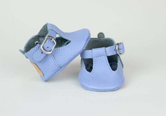 Baby blue leather shoes moccasin soft sole infant booties zapatos bebé azul celeste cuero mocasines suela blanda babyblau Leder Baby Schuhe Mokassins weiche Sohle chaussures bébé bleu ciel cuir mocassins semelle souple scarpe neonato azzurro pelle mocassini suola morbida babyblauw leren babyschoen moccasins zachte zool 浅蓝色皮革婴儿鞋软底 ベビーブルーレザーベビーシューズモカシン हल्का नीला चमड़ा जूते नरम أحذية طفل أزرق فاتح ناعمة sapatos bebê azul bebê couro sola macia 베이비 블루 가죽 베이비 슈즈 모카신 Baby blue leather shoes moccasin soft sole infant booties zapatos bebé azul celeste cuero mocasines suela blanda babyblau Leder Baby Schuhe Mokassins weiche Sohle chaussures bébé bleu ciel cuir mocassins semelle souple scarpe neonato azzurro pelle mocassini suola morbida babyblauw leren babyschoen moccasins zachte zool 浅蓝色皮革婴儿鞋软底 ベビーブルーレザーベビーシューズモカシン हल्का नीला चमड़ा जूते नरम أحذية طفل أزرق فاتح ناعمة sapatos bebê azul bebê couro sola macia 베이비 블루 가죽 베이비 슈즈 모카신