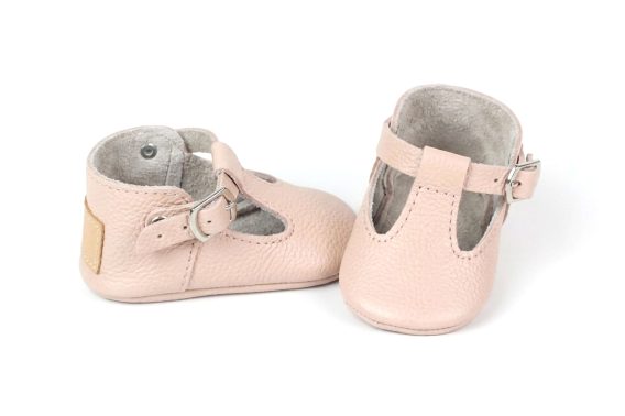 Handmade Blush Pink Leather Baby Booties, Pudra Pembe Deri Bebek Patiği Ayakkabı, Patucos de bebé en cuero rosa palo, Puderrosa Baby-Booties aus Leder, Bottines bébé en cuir rose poudré, Scarpine neonato in pelle rosa cipria, Poederroze leren babyslofjes, Babyroze lederen booties, 粉 color 真皮婴儿鞋, ブラッシュピンク レザー ベビーブーティ, ब्लश पिंक लेदर बेबी बूटीज, حذاء طفل جلدي وردي فاتح, Sapatinho bootie de couro rosa claro, 블러쉬 핑크 가죽 아기 부티 Handmade Blush Pink Leather Baby Booties, Pudra Pembe Deri Bebek Patiği Ayakkabı, Patucos de bebé en cuero rosa palo, Puderrosa Baby-Booties aus Leder, Bottines bébé en cuir rose poudré, Scarpine neonato in pelle rosa cipria, Poederroze leren babyslofjes, Babyroze lederen booties, 粉 color 真皮婴儿鞋, ブラッシュピンク レザー ベビーブーティ, ब्लश पिंक लेदर बेबी बूटीज, حذاء طفل جلدي وردي فاتح, Sapatinho bootie de couro rosa claro, 블러쉬 핑크 가죽 아기 부티