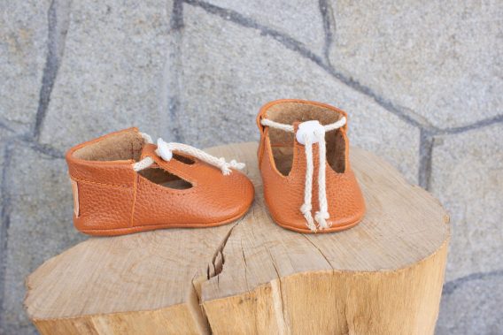 Handmade Orange Leather Baby Shoes, Turuncu Deri Bebek Ayakkabısı, Zapatos de bebé en cuero naranja, Orangefarbene Baby-Lederschuhe, Chaussures bébé en cuir orange, Scarpine neonato in pelle arancione, Oranje leren babyschoentjes, 橙色真皮婴儿鞋, オレンジ レザー ベビーシューズ, नारंगी चमड़े के बेबी जूते, حذاء طفل جلدي برتقالي, Sapatinho de couro laranja para bebê, 오렌지 가죽 아기 신발