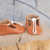 Handmade Orange Leather Baby Shoes, Turuncu Deri Bebek Ayakkabısı, Zapatos de bebé en cuero naranja, Orangefarbene Baby-Lederschuhe, Chaussures bébé en cuir orange, Scarpine neonato in pelle arancione, Oranje leren babyschoentjes, 橙色真皮婴儿鞋, オレンジ レザー ベビーシューズ, नारंगी चमड़े के बेबी जूते, حذاء طفل جلدي برتقالي, Sapatinho de couro laranja para bebê, 오렌지 가죽 아기 신발