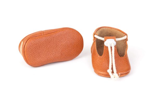 Handmade Orange Leather Baby Shoes, Turuncu Deri Bebek Ayakkabısı, Zapatos de bebé en cuero naranja, Orangefarbene Baby-Lederschuhe, Chaussures bébé en cuir orange, Scarpine neonato in pelle arancione, Oranje leren babyschoentjes, 橙色真皮婴儿鞋, オレンジ レザー ベビーシューズ, नारंगी चमड़े के बेबी जूते, حذاء طفل جلدي برتقالي, Sapatinho de couro laranja para bebê, 오렌지 가죽 아기 신발