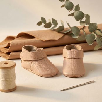 Handmade Blush Pink Leather Baby Shoes, Pudra Pembe Deri Bebek Ayakkbısı, Zapatos de bebé cuero rosa, Puderrosa Baby-Lederschuhe, Chaussures bébé cuero rose poudré, Scarpine neonato pelle rosa cipria, Poederroze leren babyschoentjes, 粉色真皮婴儿鞋, ブラッシュピンク レザー ベビーシューズ, ब्लश पिंक लेदर बेबी जूते, حذاء طفل جلدي وردي فاتح, Sapatinho de couro rosa claro, 블러쉬 핑크 가죽 아기 신발 Handmade Blush Pink Leather Baby Shoes, Pudra Pembe Deri Bebek Ayakkbısı, Zapatos de bebé cuero rosa, Puderrosa Baby-Lederschuhe, Chaussures bébé cuero rose poudré, Scarpine neonato pelle rosa cipria, Poederroze leren babyschoentjes, 粉色真皮婴儿鞋, ブラッシュピンク レザー ベビーシューズ, ब्लश पिंक लेदर बेबी जूते, حذاء طفل جلدي وردي فاتح, Sapatinho de couro rosa claro, 블러쉬 핑크 가죽 아기 신발