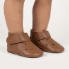 Handmade Tan Brown Leather Baby Shoes, Taba Rengi Deri Bebek Ayakkabısı, Zapatos de bebé cuero marrón claro, Tan-Braune Baby-Lederschuhe, Chaussures bébé cuir marron tanné, Scarpine neonato pelle color cuoio, Tan bruine leren babyschoentjes, 棕褐色真皮婴儿鞋, タンブラウン レザー ベビーシューズ, टैन ब्राउन लेदर बेबी जूते, حذاء طفل جلدي بني فاتح, Sapatinho de couro marrom tan, 태닝 브라운 가죽 아기 신발