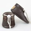 Handmade Leather Baby Shoes, Dark Brown Soft Sole Moccasins, Infant T-Strap Booties Zapatos de Bebé de Cuero Hechos a Mano, Mocasines Suela Blanda Marrón Oscuro, Patucos Handgefertigte Leder Babyschuhe, Dunkelbraune Krabbelschuhe Weiche Sohle, Lauflernschuhe Chaussons Bébé en Cuir Fait Main, Mocassins Semelle Souple Marron Foncé, Premiers Pas Scarpe Neonato Pelle Fatte a Mano, Mocassini Suola Morbida Marrone Scuro, Scarpine Handmade Leather Baby Shoes, Dark Brown Soft Sole Moccasins, Infant T-Strap Booties Zapatos de Bebé de Cuero Hechos a Mano, Mocasines Suela Blanda Marrón Oscuro, Patucos Handgefertigte Leder Babyschuhe, Dunkelbraune Krabbelschuhe Weiche Sohle, Lauflernschuhe Chaussons Bébé en Cuir Fait Main, Mocassins Semelle Souple Marron Foncé, Premiers Pas Scarpe Neonato Pelle Fatte a Mano, Mocassini Suola Morbida Marrone Scuro, Scarpine